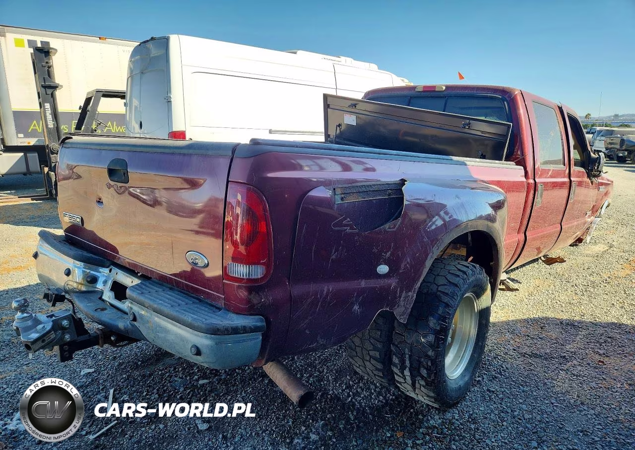 2005 Ford F350 Super Duty VIN:1FTWW33P15EA82785 - 3