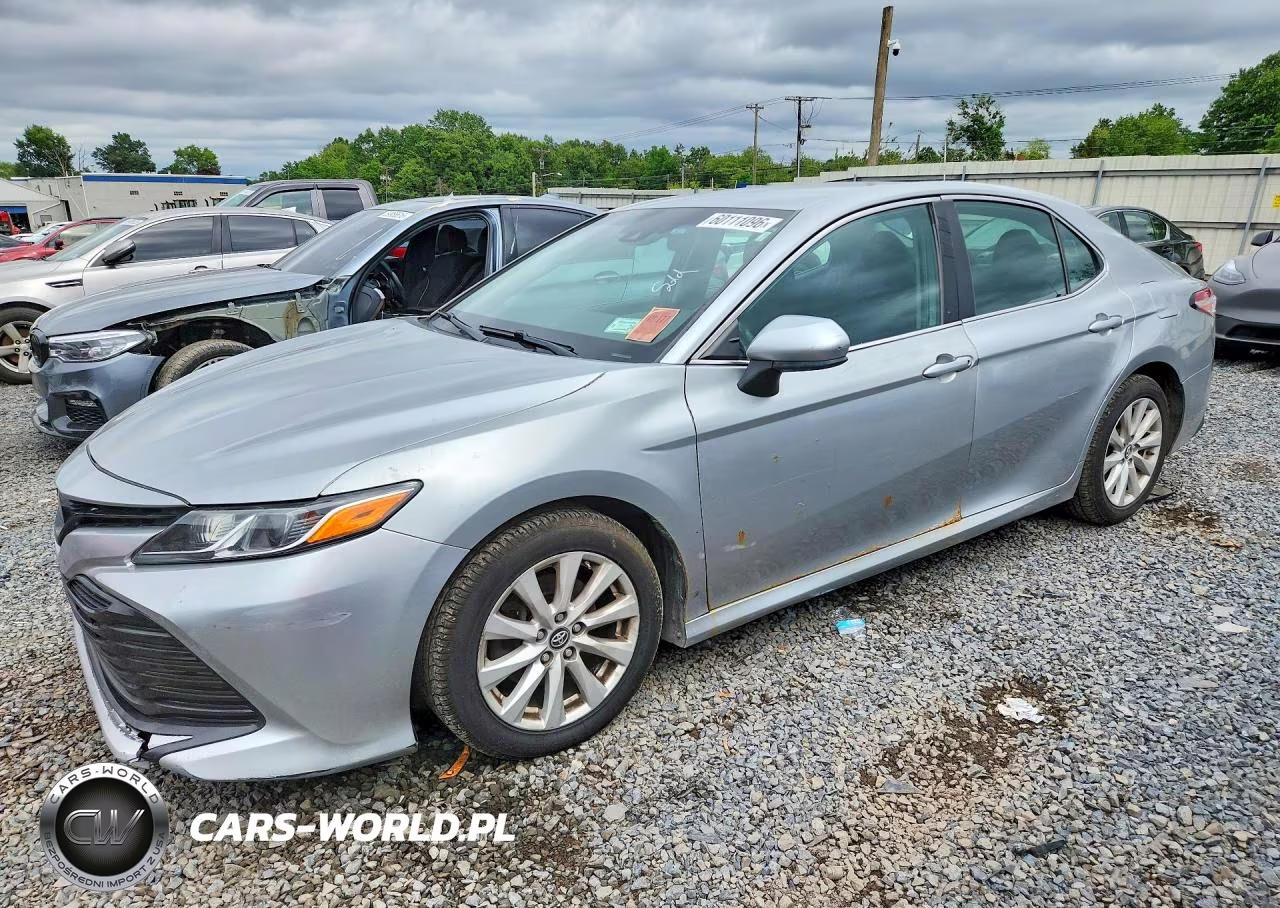 2018 Toyota Camry Le – zdjęcie 1 z 12