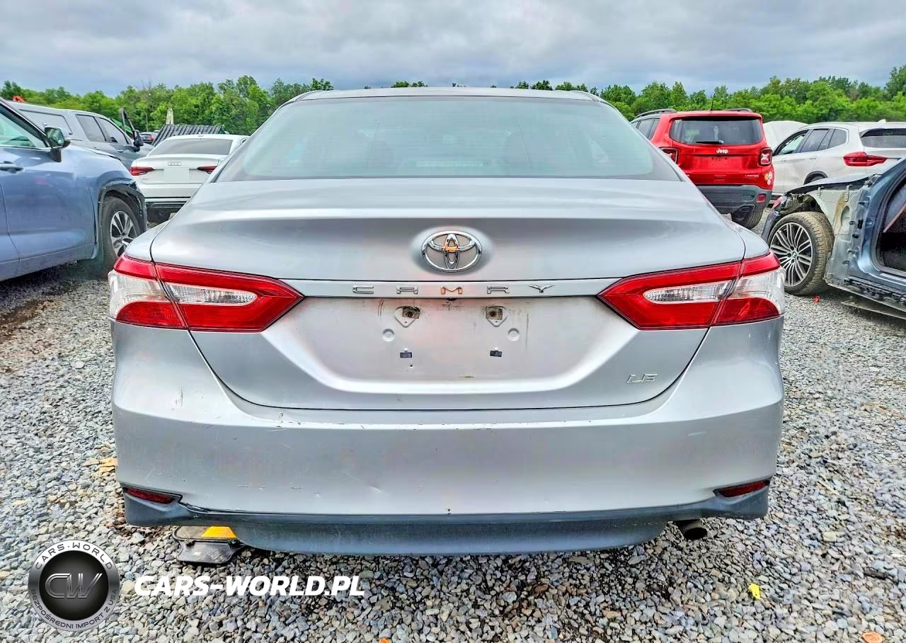 2018 Toyota Camry Le VIN:4T1B11HK6JU075468 - 6
