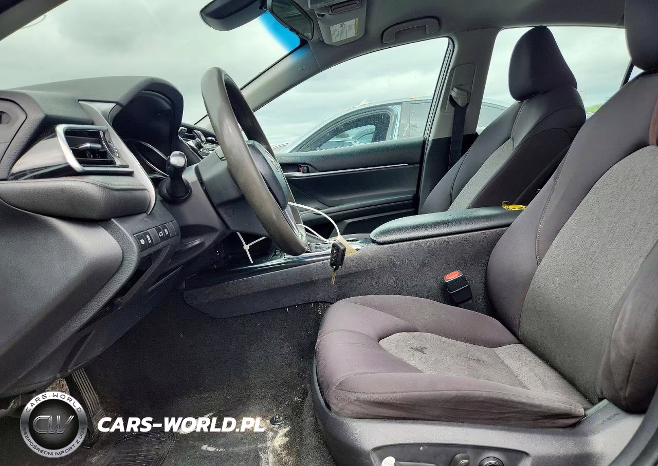 2018 Toyota Camry Le VIN:4T1B11HK6JU075468 - 7