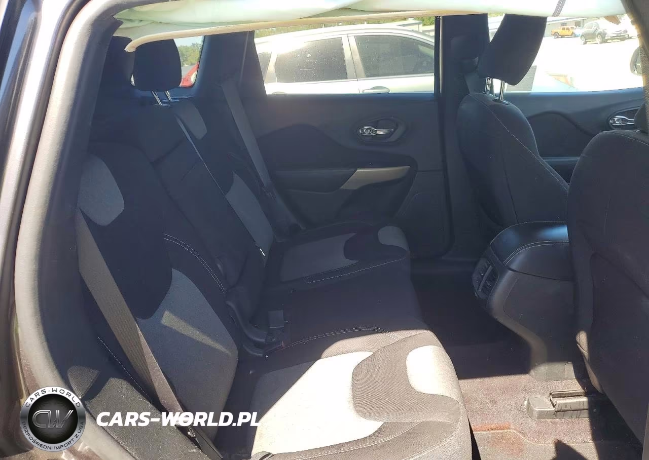 2017 Jeep Cherokee Sport VIN:1C4PJLABXHW652890 - 11