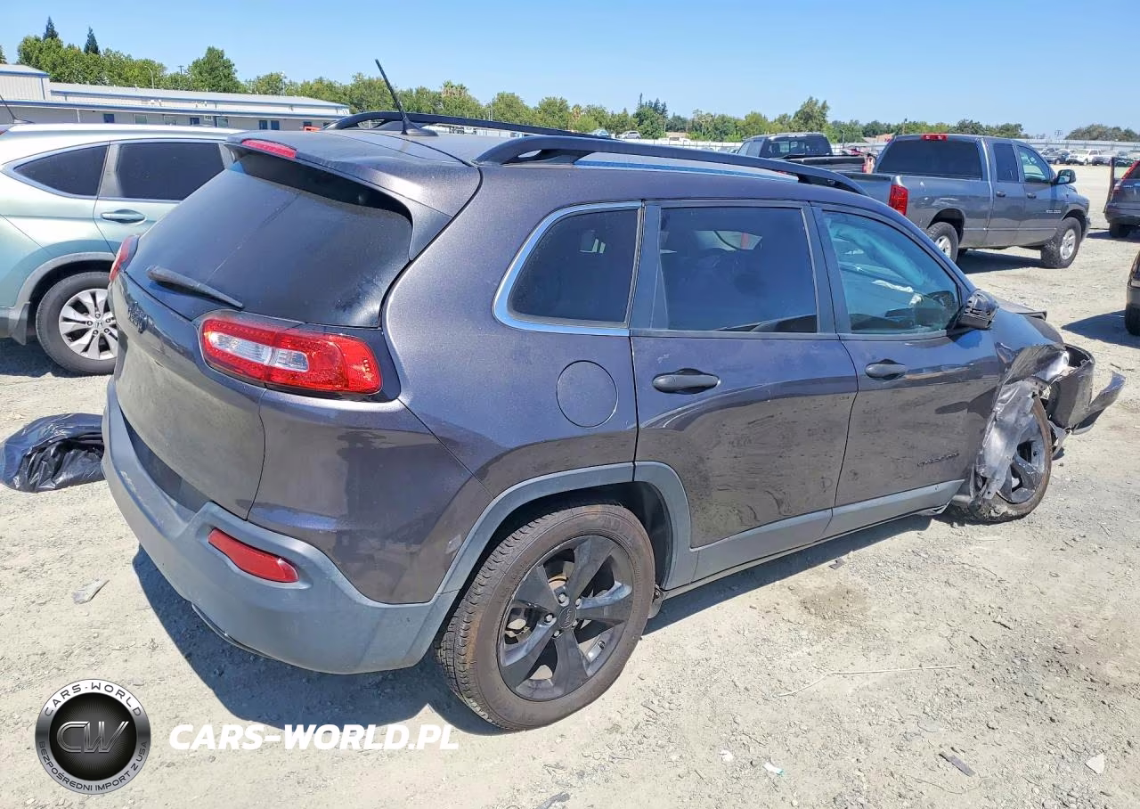 2017 Jeep Cherokee Sport VIN:1C4PJLABXHW652890 - 3