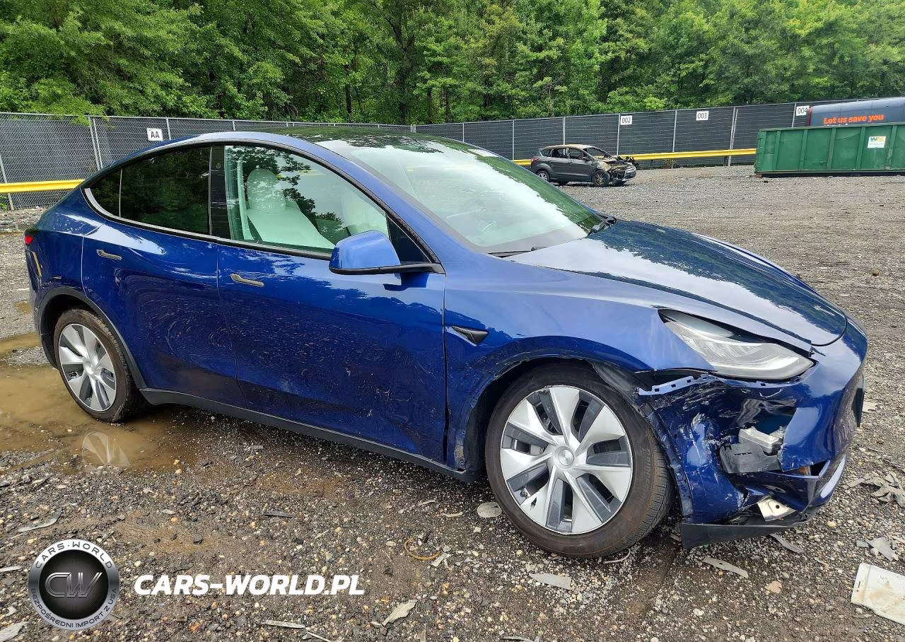 2021 Tesla Model Y VIN:5YJYGDEE3MF303680 - 4