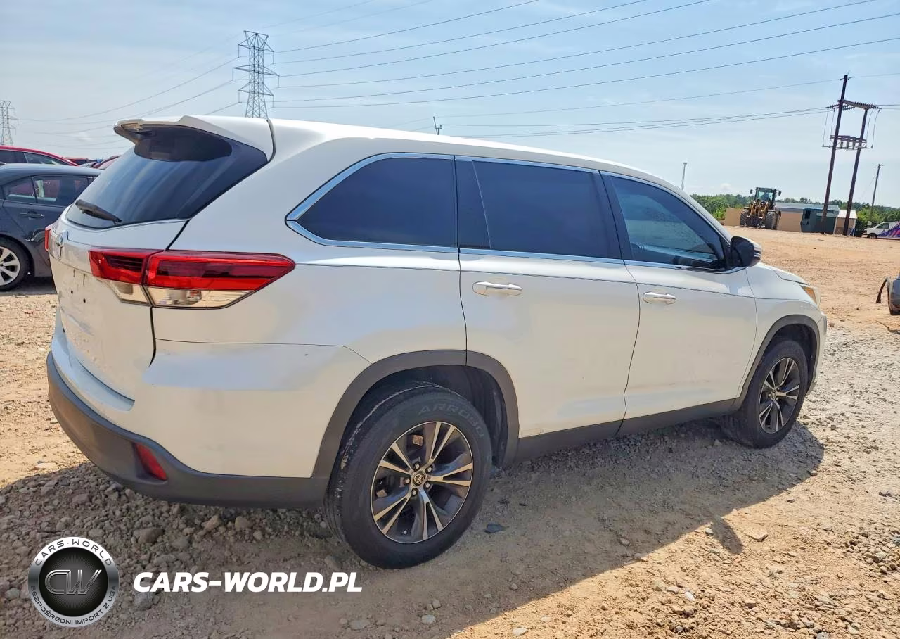 2019 Toyota Highlander Le VIN:5TDZARFH7KS060010 - 3