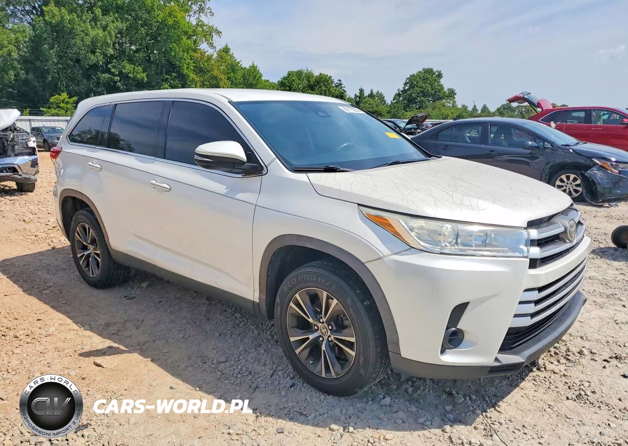 2019 Toyota Highlander Le VIN:5TDZARFH7KS060010 - 4