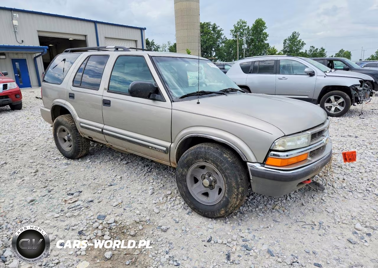 2001 Chevrolet Blazer VIN:1GNDT13W21K225337 - 4