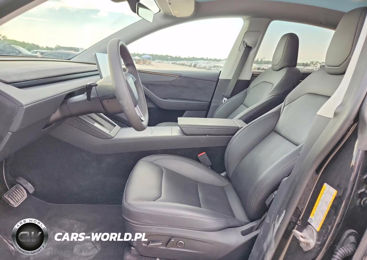 2026 Tesla Model Y VIN:7SAYGDED8TA454679 - 7