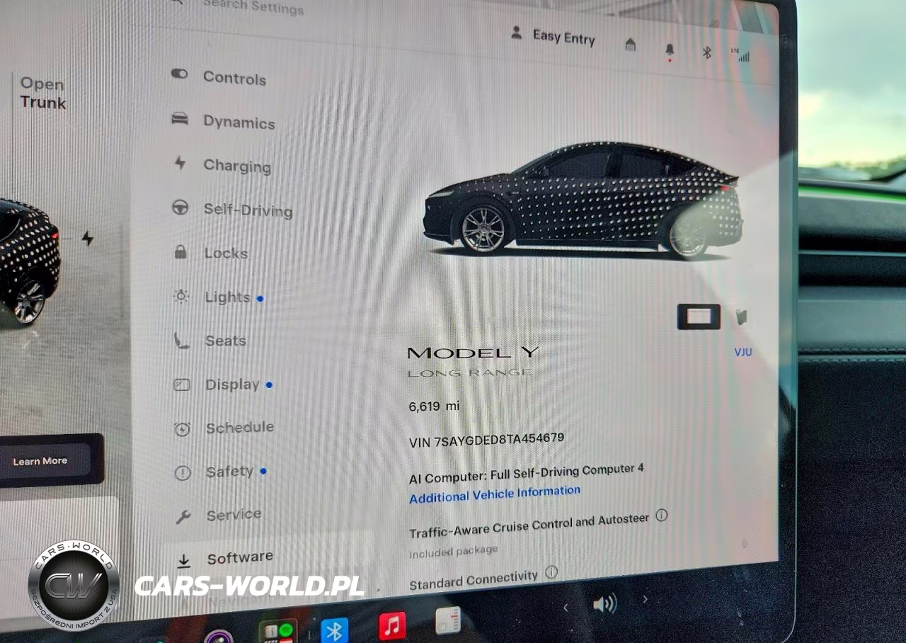 2026 Tesla Model Y VIN:7SAYGDED8TA454679 - 9
