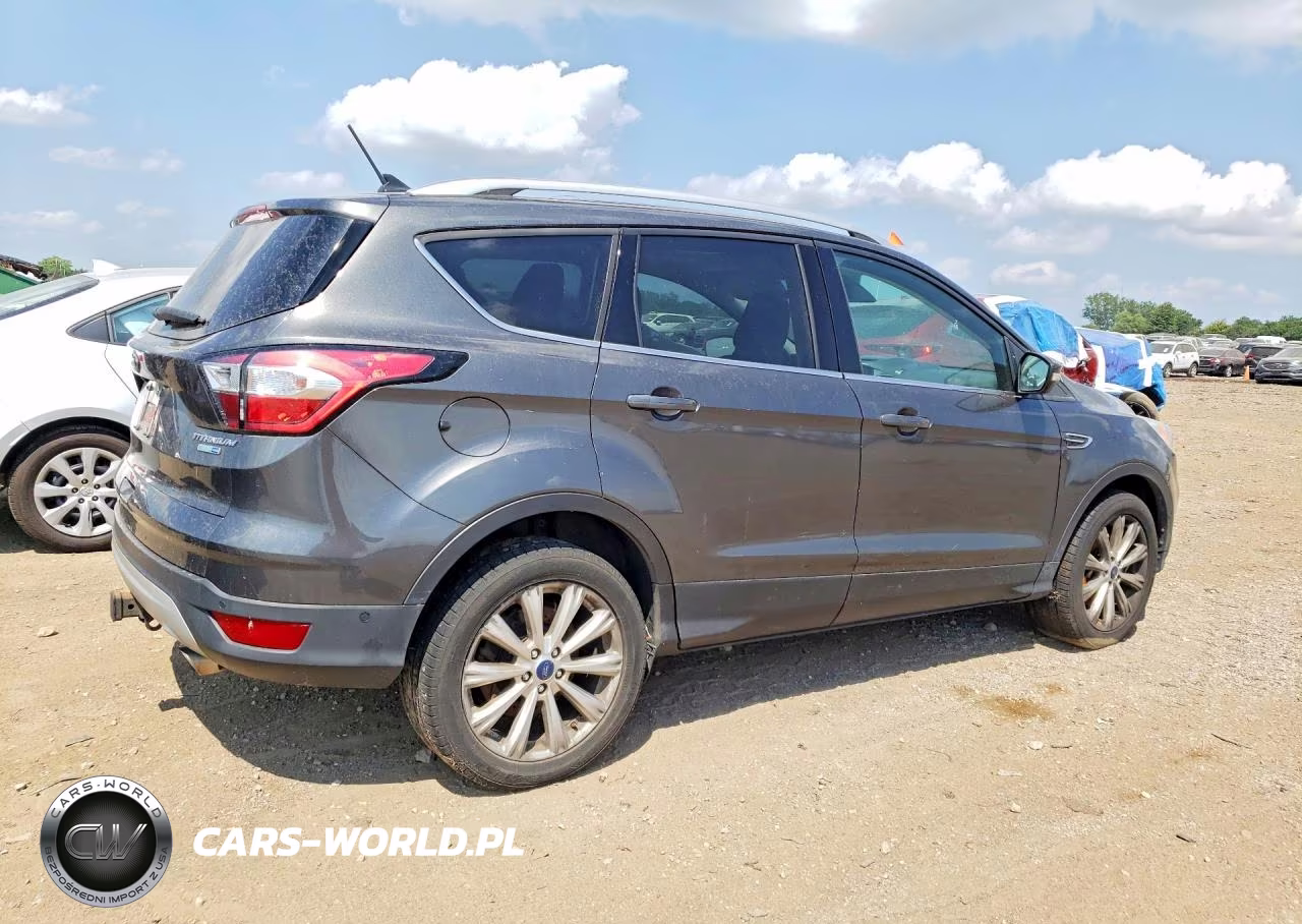 2018 Ford Escape Titanium VIN:1FMCU9J9XJUA80593 - 3