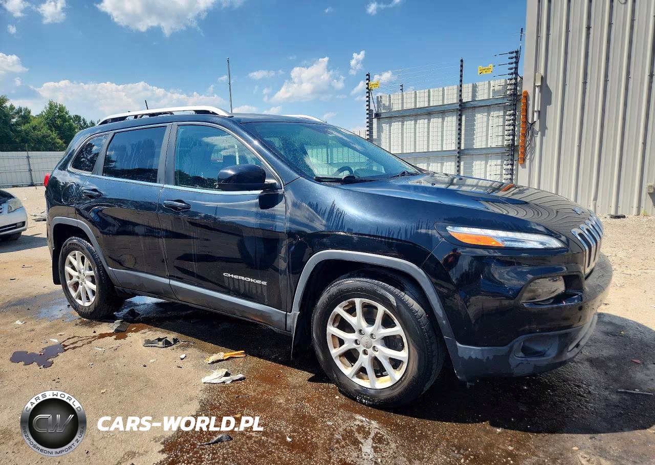 2018 Jeep Cherokee Latitude VIN:1C4PJLCB4JD528113 - 4