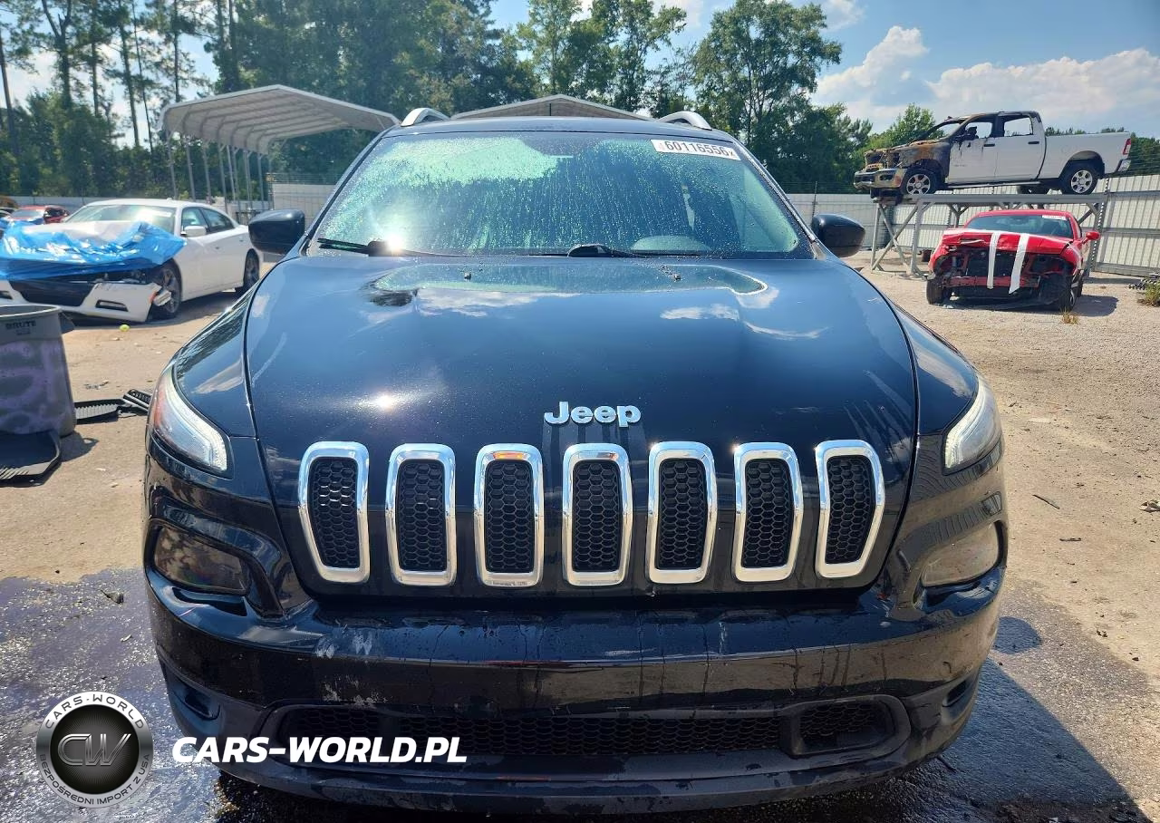 2018 Jeep Cherokee Latitude VIN:1C4PJLCB4JD528113 - 5