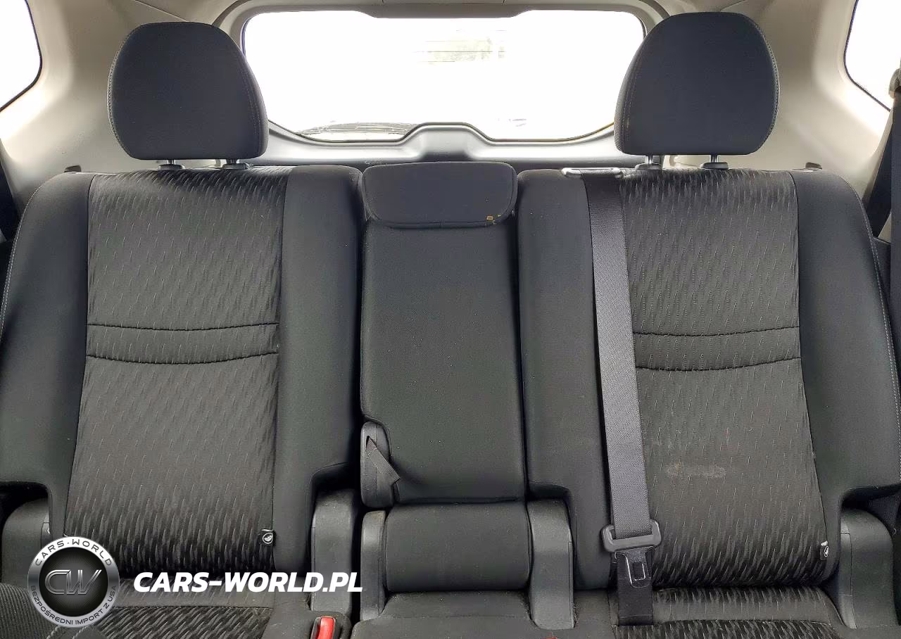 2018 Nissan Rogue S VIN:KNMAT2MV4JP552249 - 10