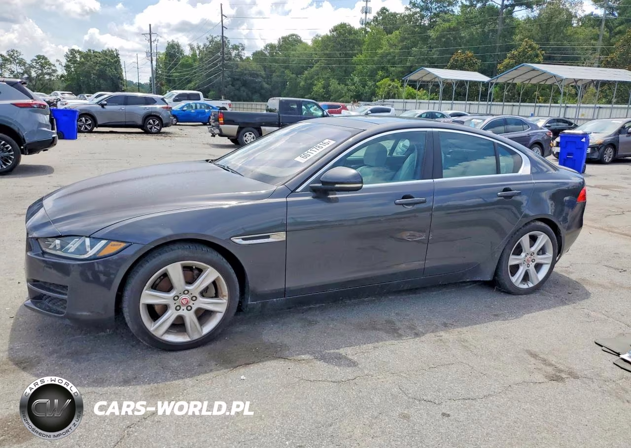 2017 Jaguar Xe Prestige – zdjęcie 1 z 12