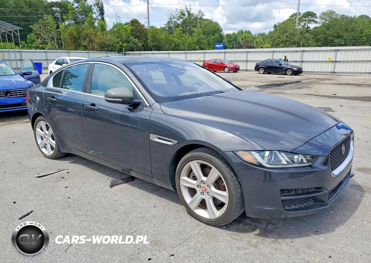 2017 Jaguar Xe Prestige VIN:SAJAE4BG2HA947183 - 4