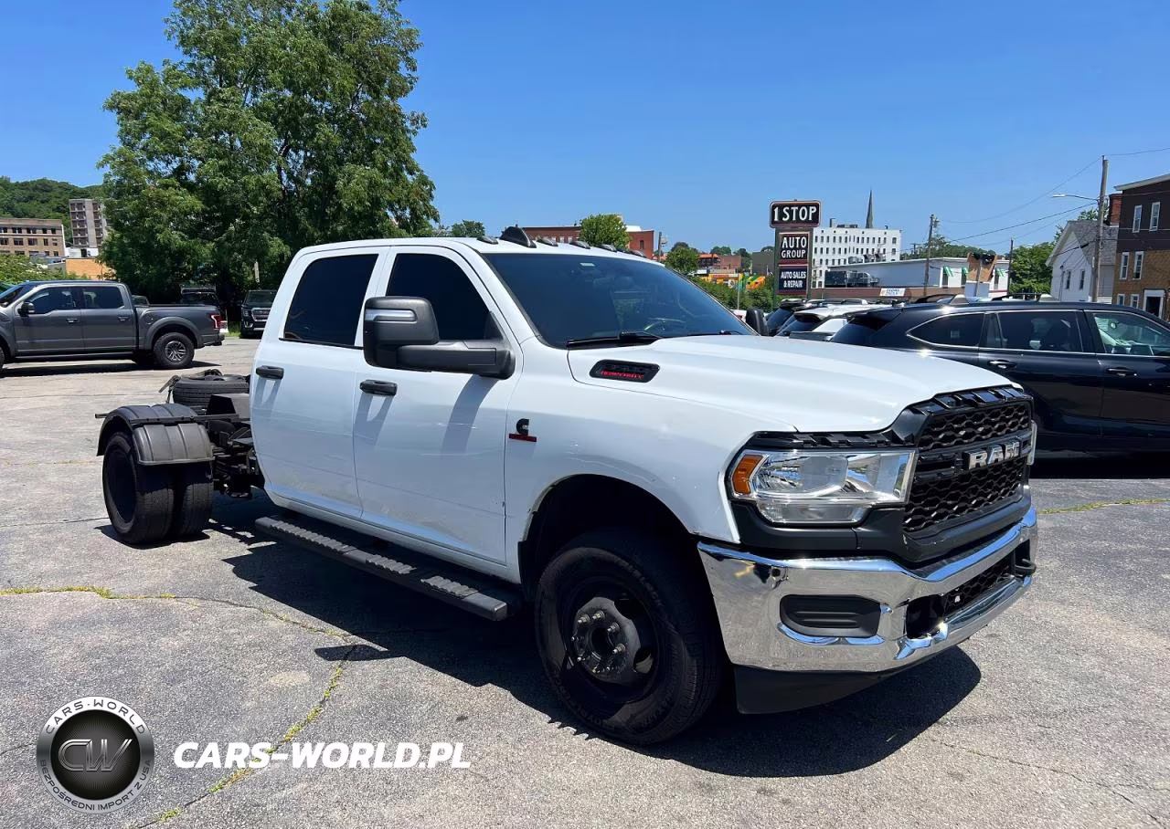 2023 Ram 3500 VIN:3C7WRTCLXPG513448 - 4