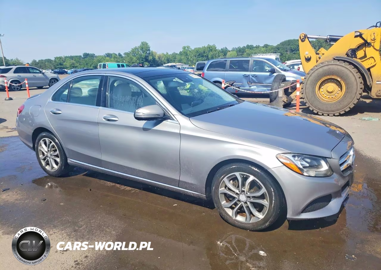2016 Mercedes-Benz C 300 4Matic VIN:55SWF4KB5GU118215 - 4