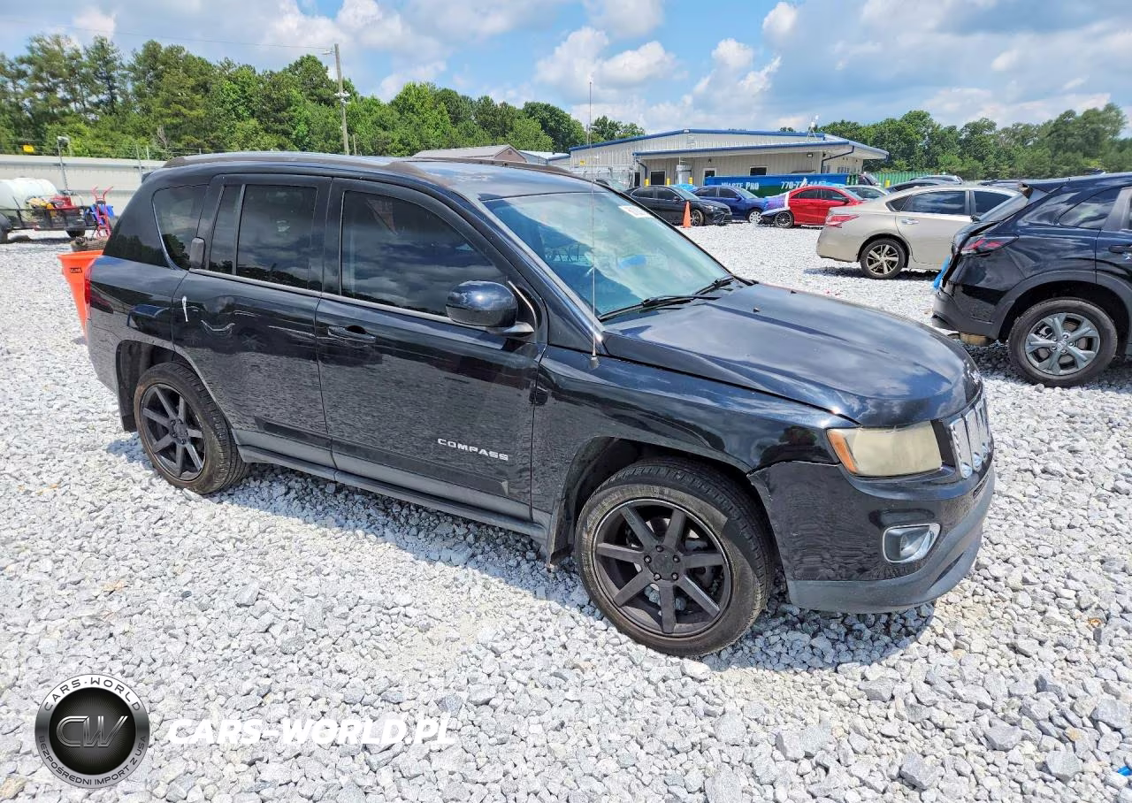 2014 Jeep Compass Latitude VIN:1C4NJCEA4ED785693 - 4