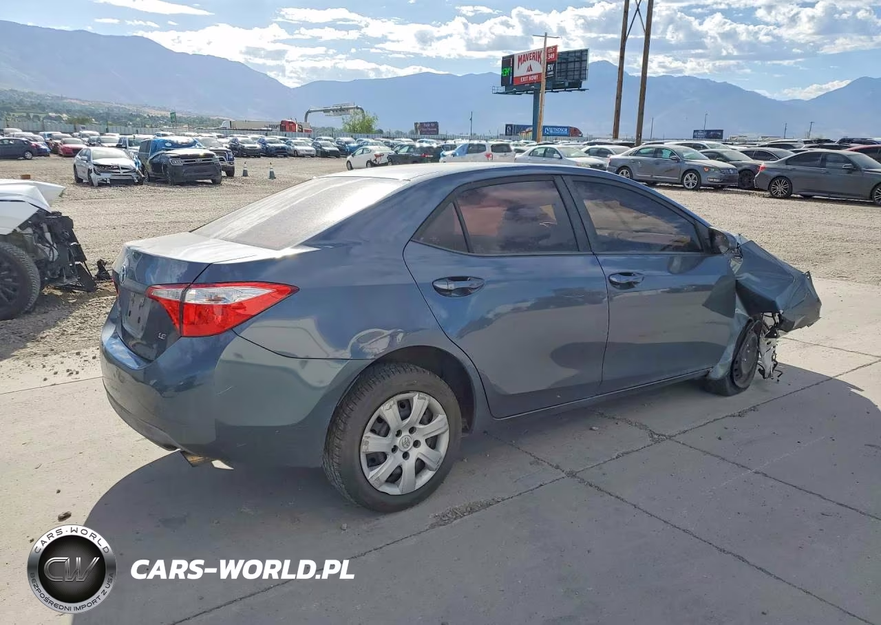 2015 Toyota Corolla Le VIN:5YFBURHE9FP198030 - 3