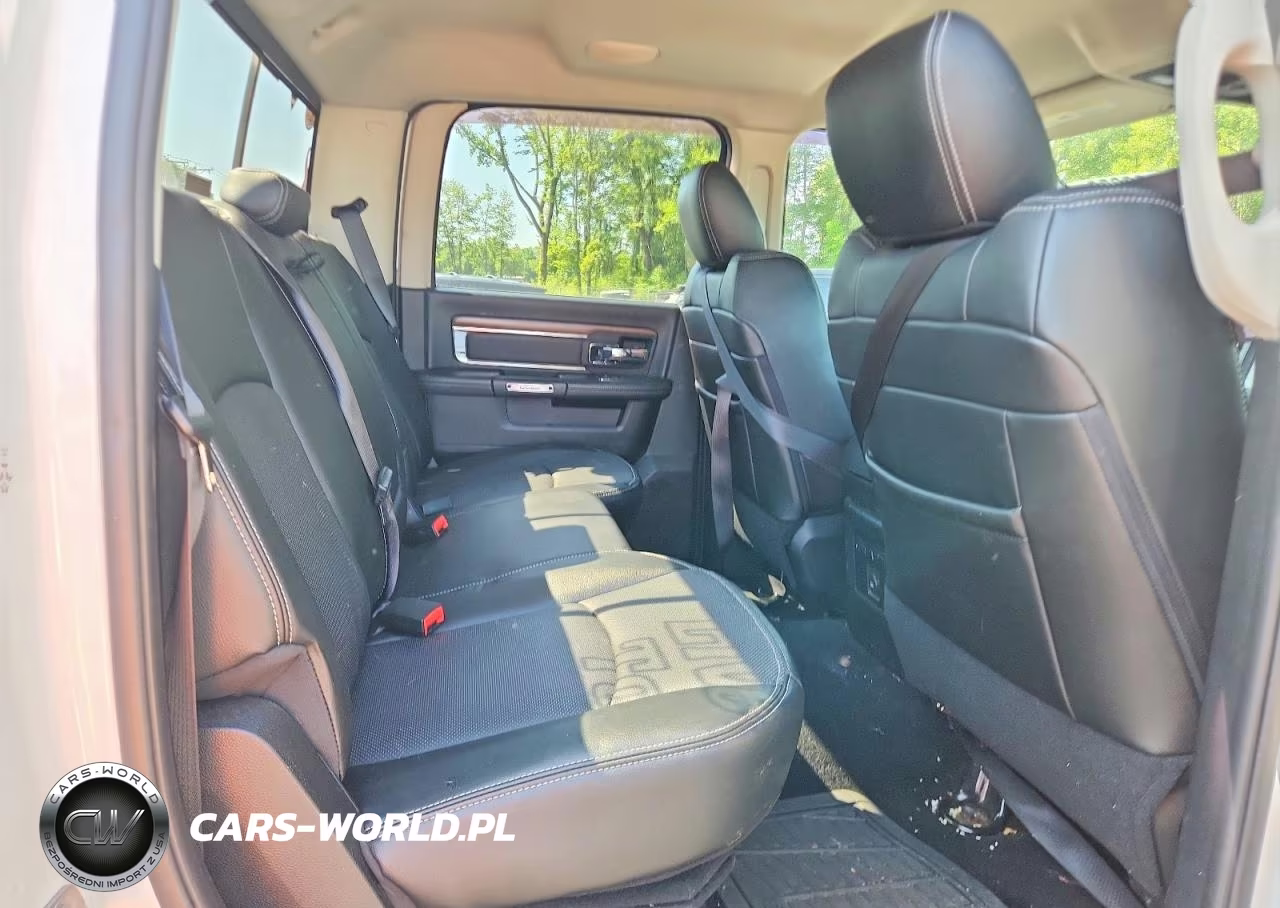 2015 Ram 1500 Laramie VIN:1C6RR7NMXFS531616 - 10