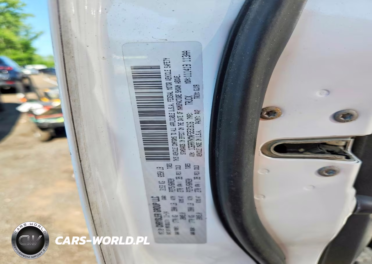 2015 Ram 1500 Laramie VIN:1C6RR7NMXFS531616 - 12