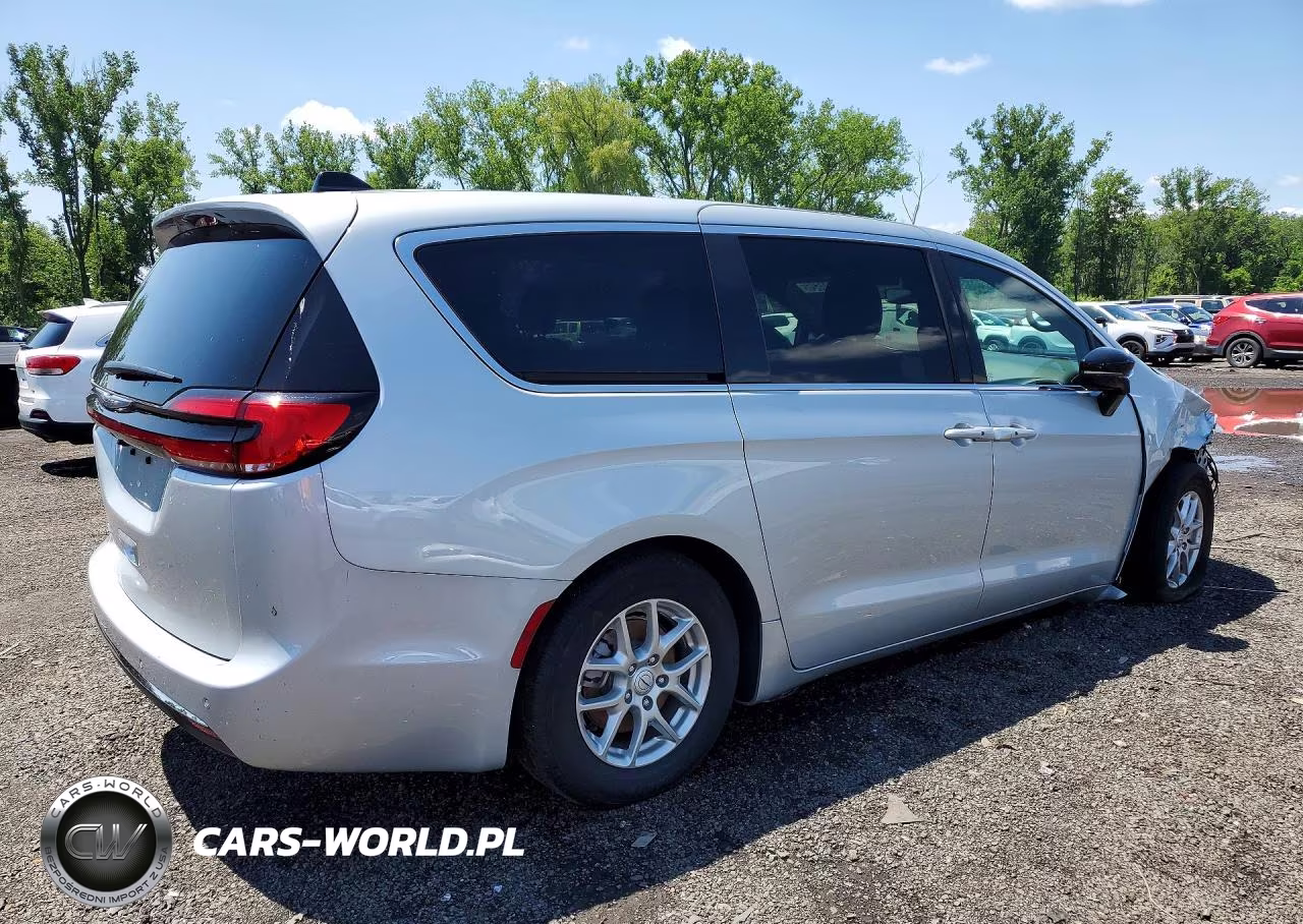 2026 Chrysler Pacifica Select VIN:2C4RC1BG2TR246461 - 3