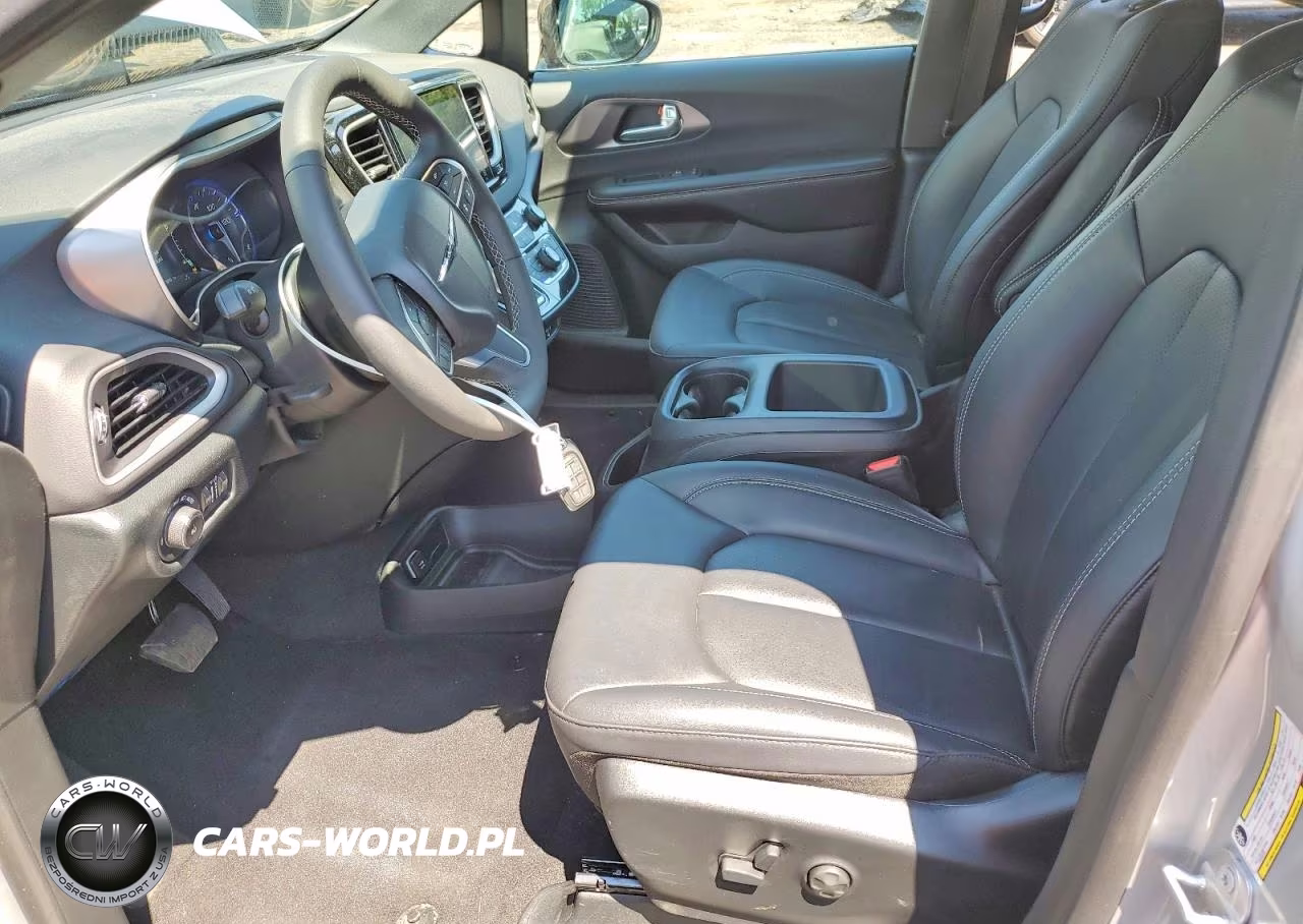 2026 Chrysler Pacifica Select VIN:2C4RC1BG2TR246461 - 7