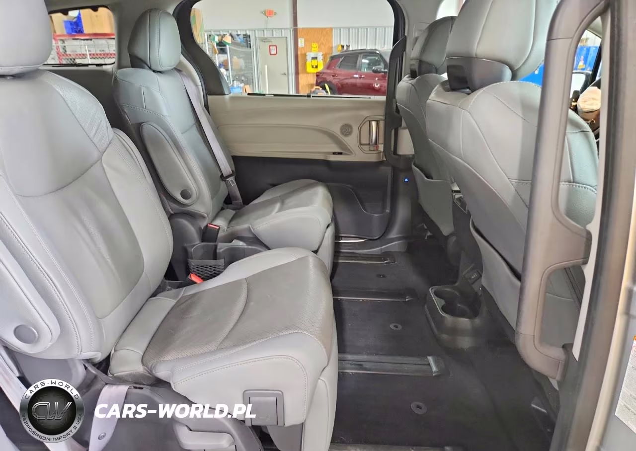 2021 Toyota Sienna Limited 7-Passenger VIN:5TDZRKEC8MS048733 - 11