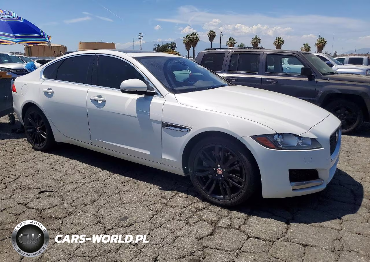 2017 Jaguar Xf Prestige VIN:SAJBK4BV6HCY28598 - 4