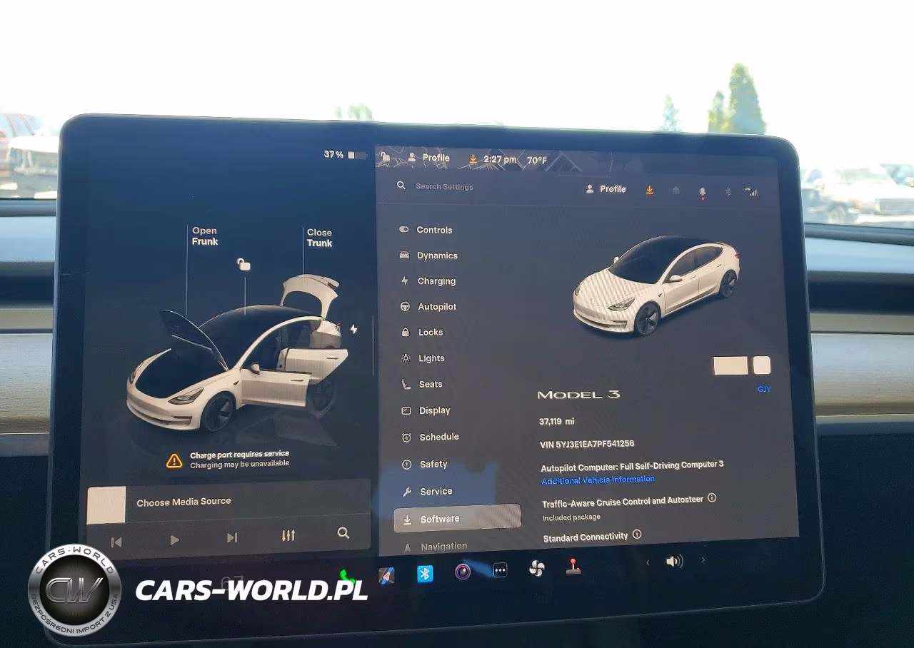2023 Tesla Model 3 VIN:5YJ3E1EA7PF541256 - 9