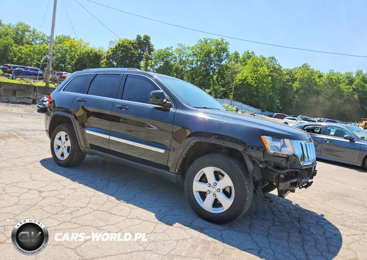 2013 Jeep Grand Cherokee Laredo VIN:1C4RJFAG0DC640555 - 4