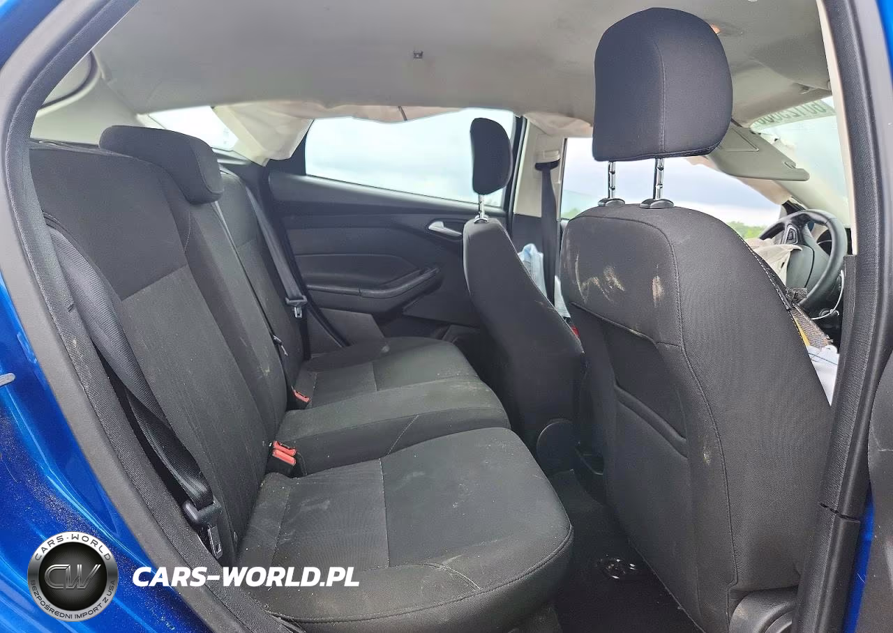2018 Ford Focus Se VIN:1FADP3K24JL276975 - 10