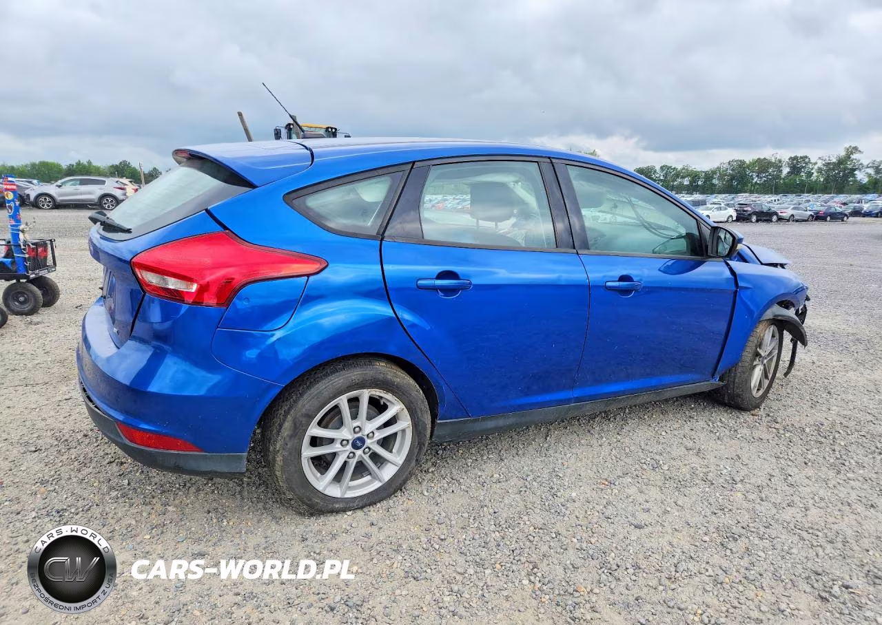 2018 Ford Focus Se VIN:1FADP3K24JL276975 - 3