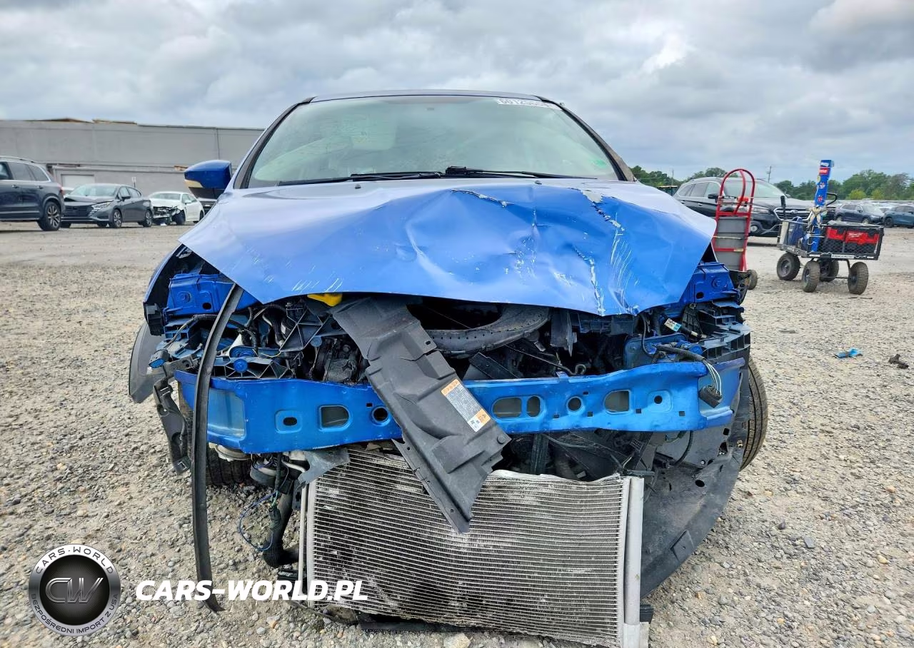2018 Ford Focus Se VIN:1FADP3K24JL276975 - 5
