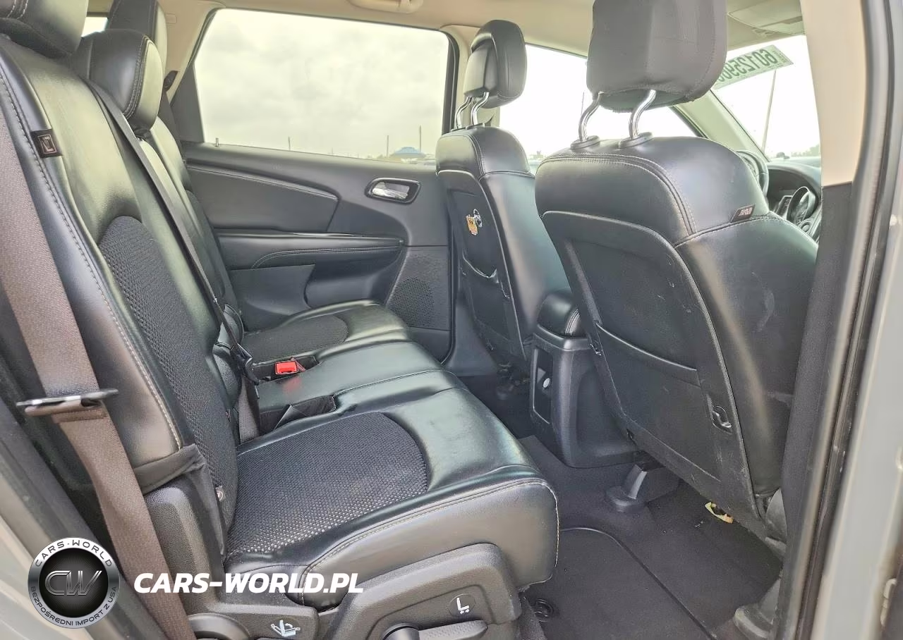 2019 Dodge Journey Crossroad VIN:3C4PDCGGXKT857925 - 11