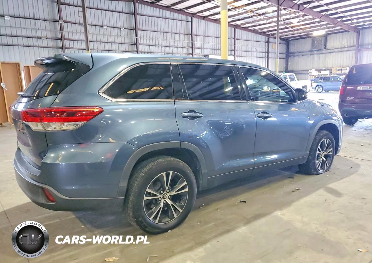 2019 Toyota Highlander Le VIN:5TDZZRFH2KS313713 - 3