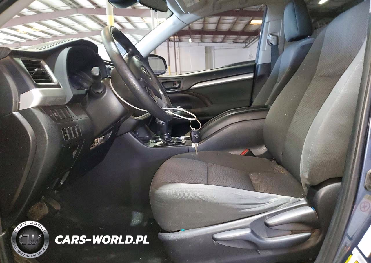 2019 Toyota Highlander Le VIN:5TDZZRFH2KS313713 - 7