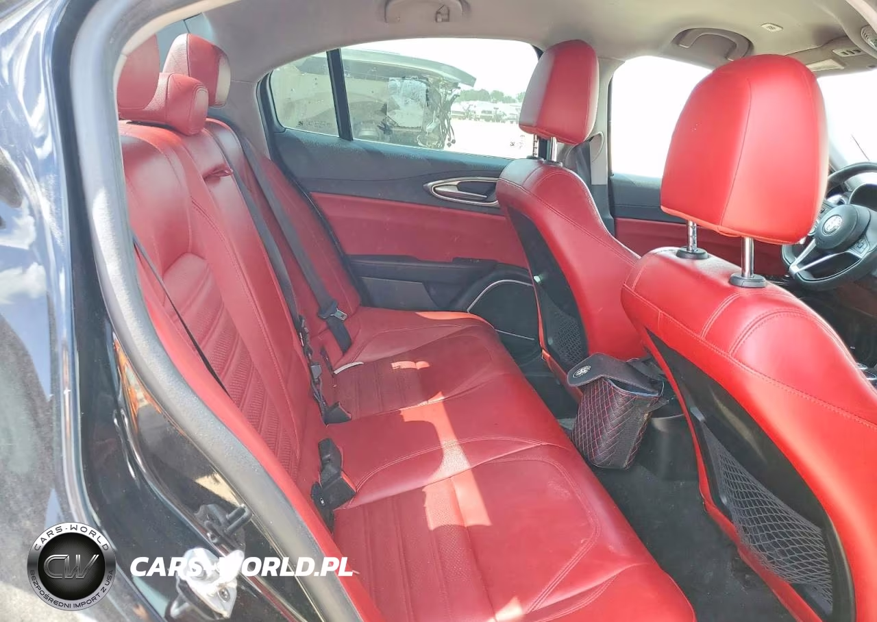 2019 Alfa Romeo Giulia Ti VIN:ZARFAMBN7K7600909 - 10