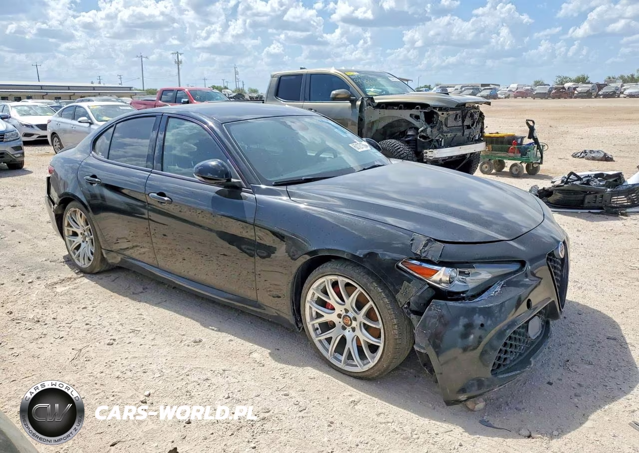 2019 Alfa Romeo Giulia Ti VIN:ZARFAMBN7K7600909 - 4