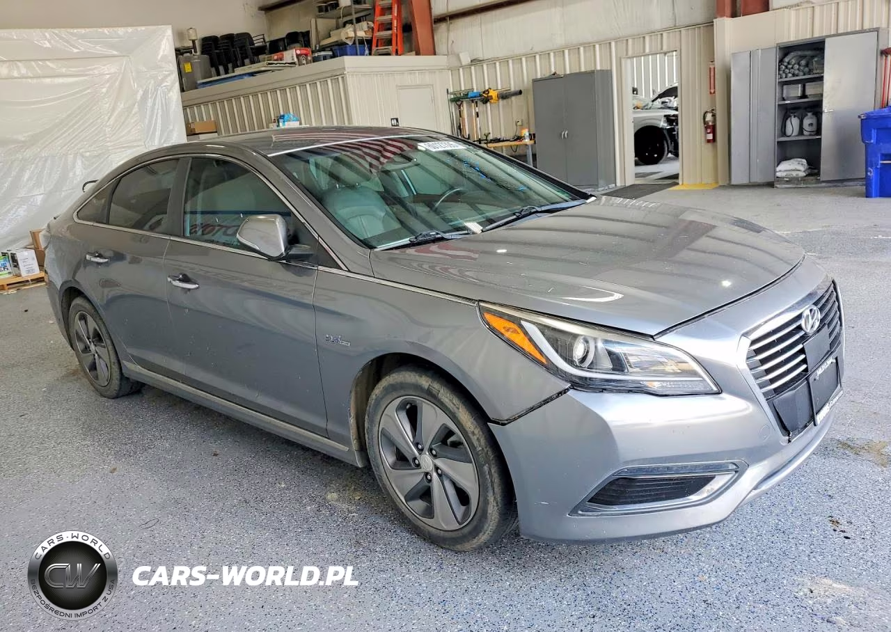 2017 Hyundai Sonata Plug-In Hybrid Limited VIN:KMHE54L28HA059763 - 4