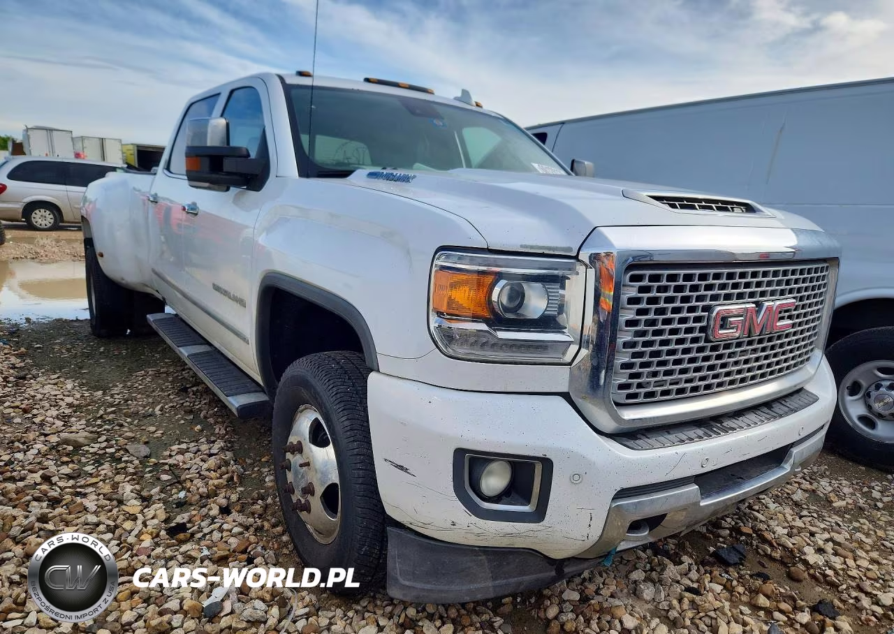 2017 GMC Sierra K3500 Denali VIN:1GT42YEY7HF234332 - 4