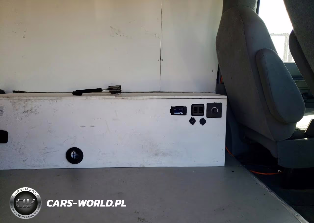 2013 Ford Econoline E150 Van VIN:1FTNE1EW4DDA23886 - 11