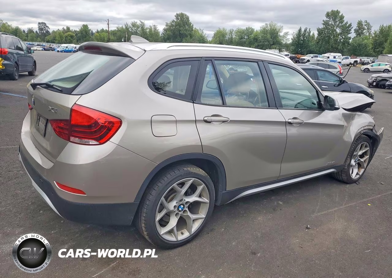 2015 BMW X1 xDrive28I VIN:WBAVL1C52FVY39702 - 3