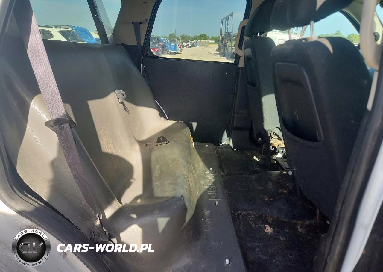 2014 Chevrolet Tahoe Police VIN:1GNLC2E01ER229287 - 11