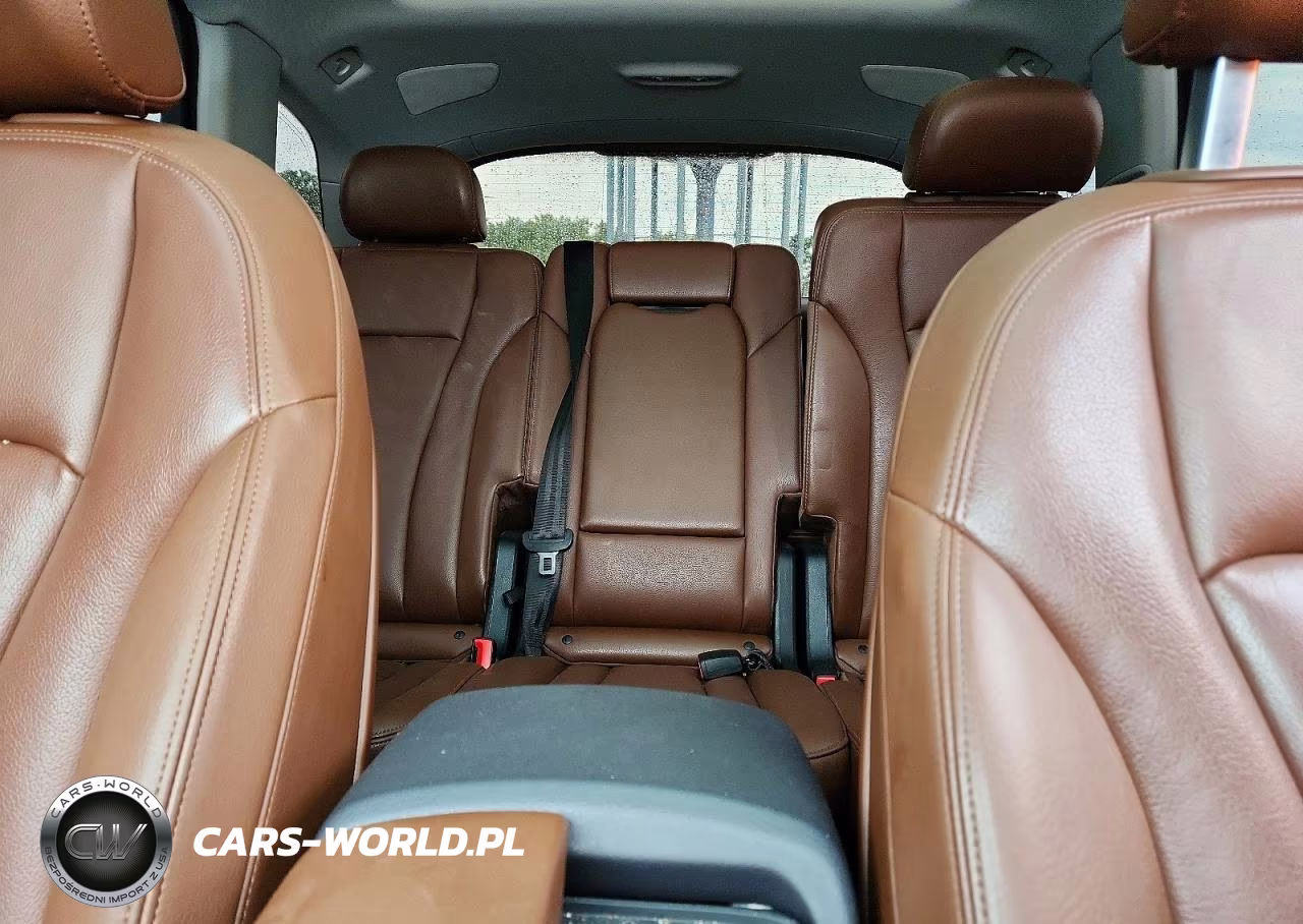 2019 Audi Q7 Premium Plus VIN:WA1LHAF77KD017853 - 10