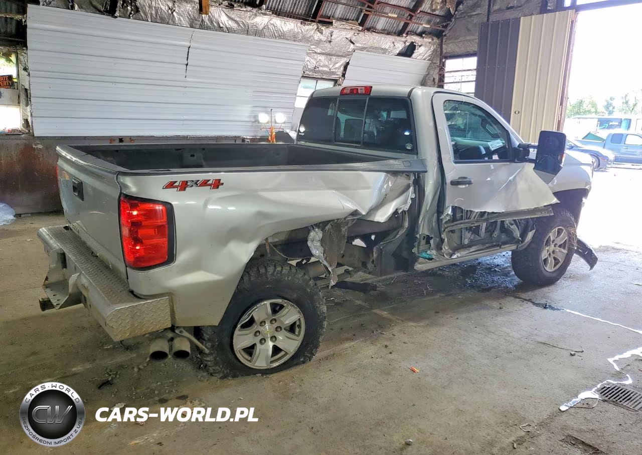 2018 Chevrolet Silverado K1500 VIN:1GCNKNEC4JZ231643 - 3