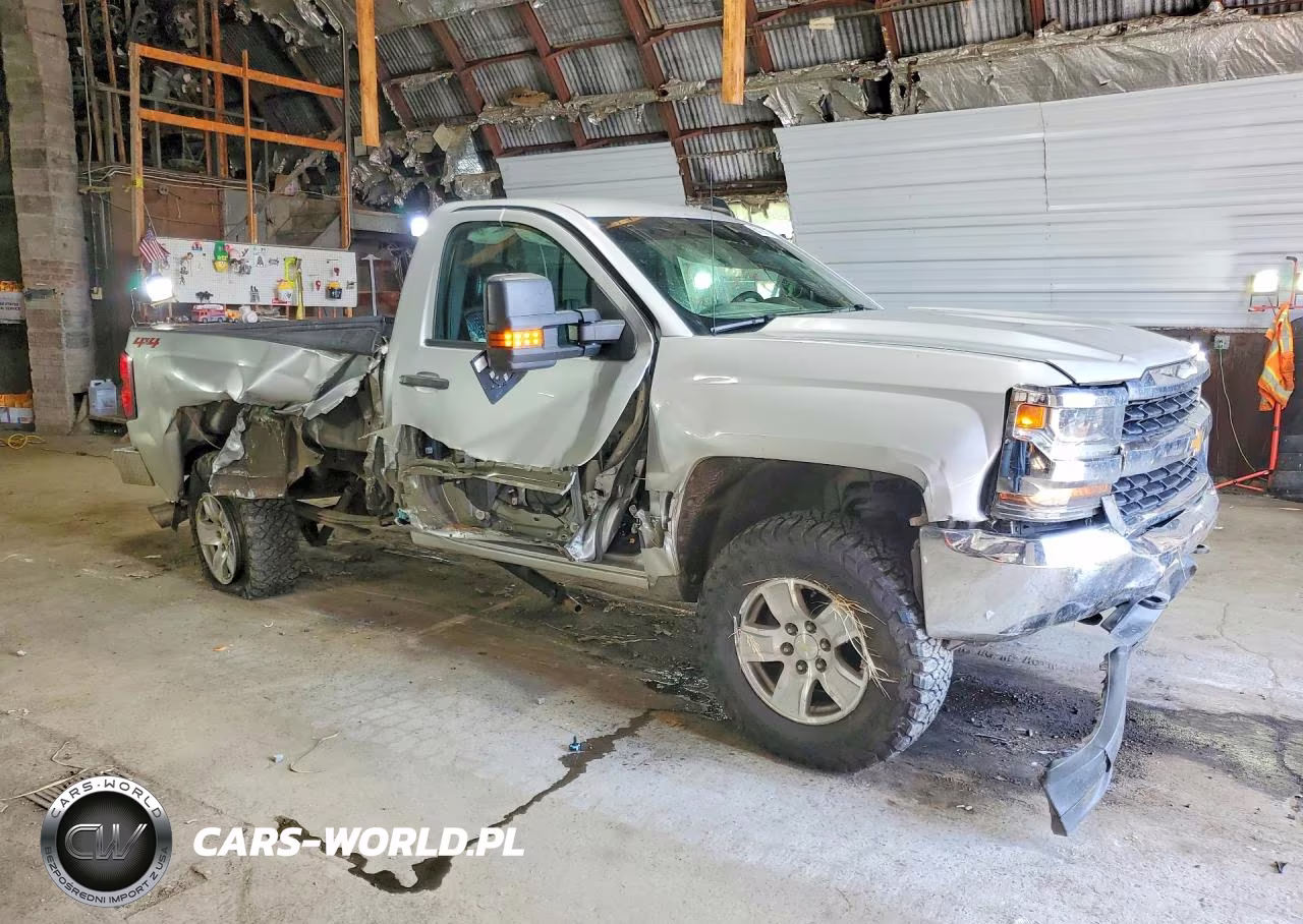 2018 Chevrolet Silverado K1500 VIN:1GCNKNEC4JZ231643 - 4