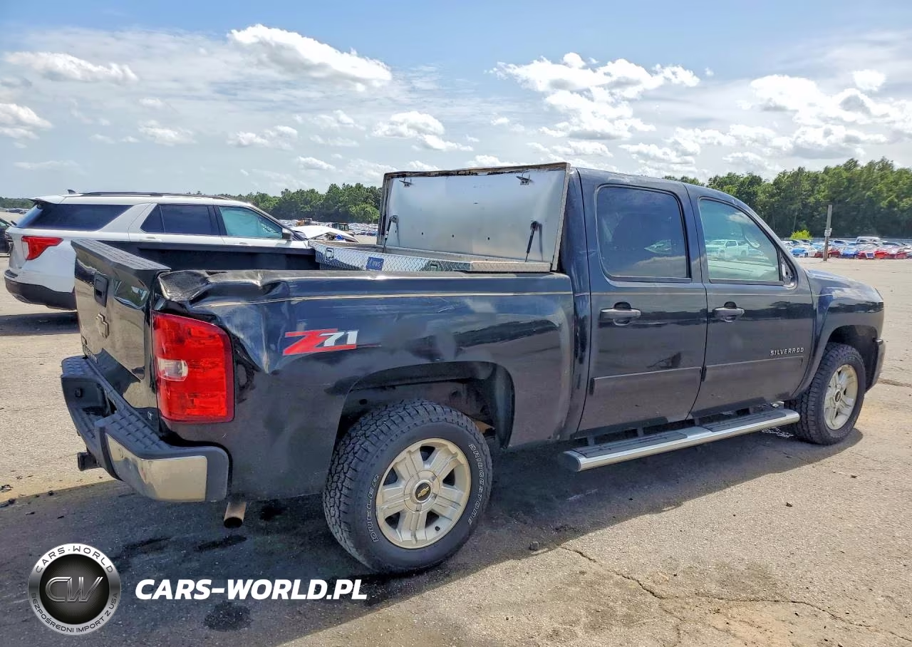 2011 Chevrolet Silverado C1500 Lt VIN:3GCPCSE00BG408619 - 3