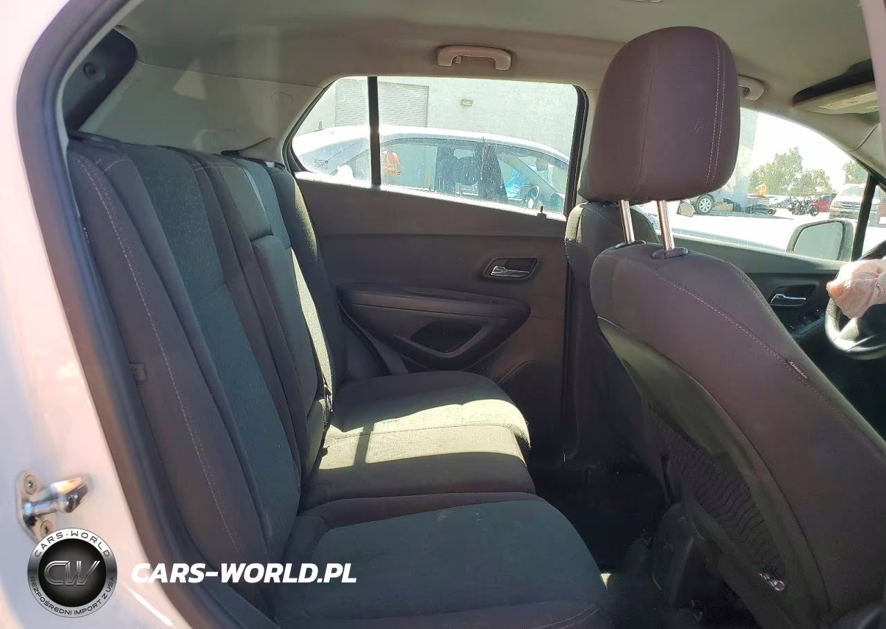 2018 Chevrolet Trax Ls VIN:KL7CJKSB6JB608192 - 11