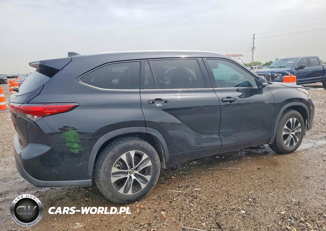 2021 Toyota Highlander Xle VIN:5TDGZRAH1MS039907 - 3