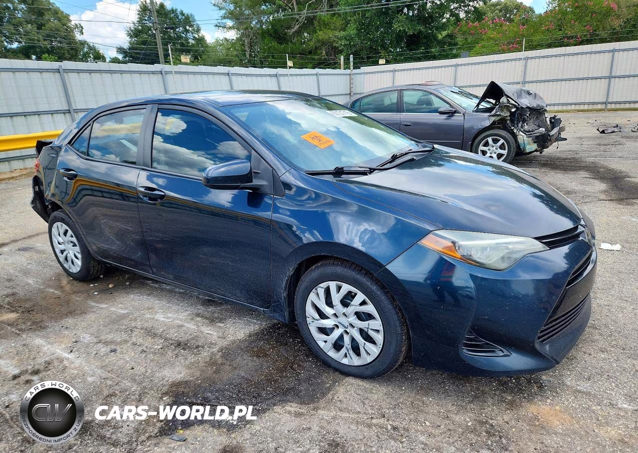 2018 Toyota Corolla Le VIN:2T1BURHE5JC992483 - 4